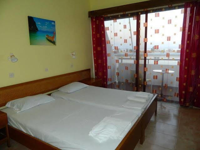 Hotel Telhinis 2*